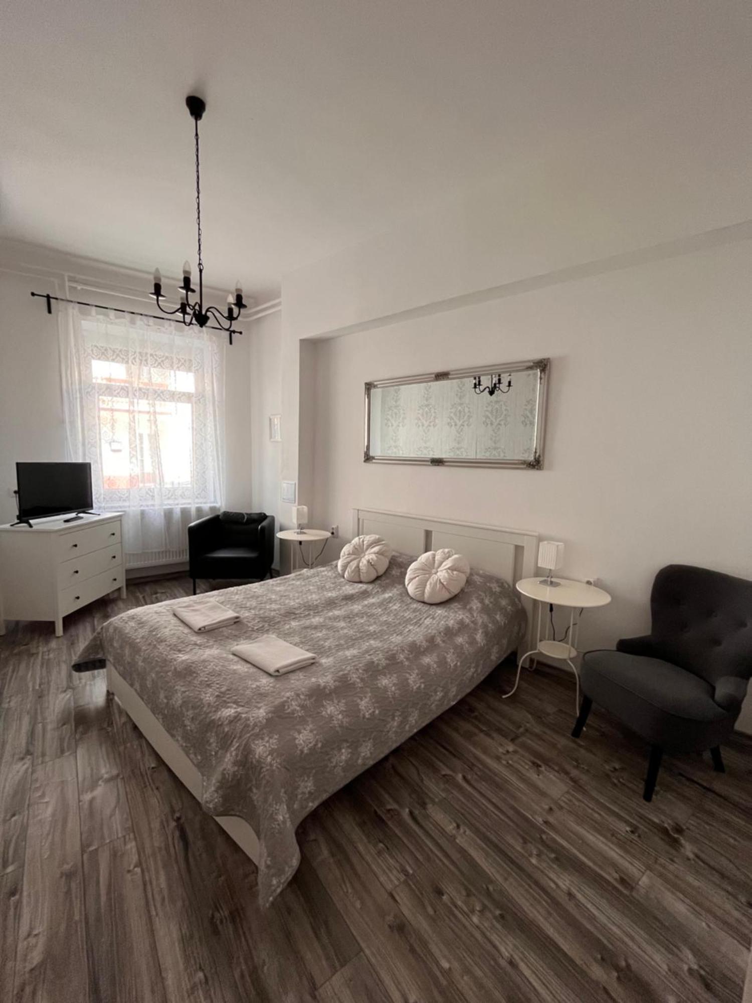 Pacsirta Apartmanház Eger Exteriér fotografie