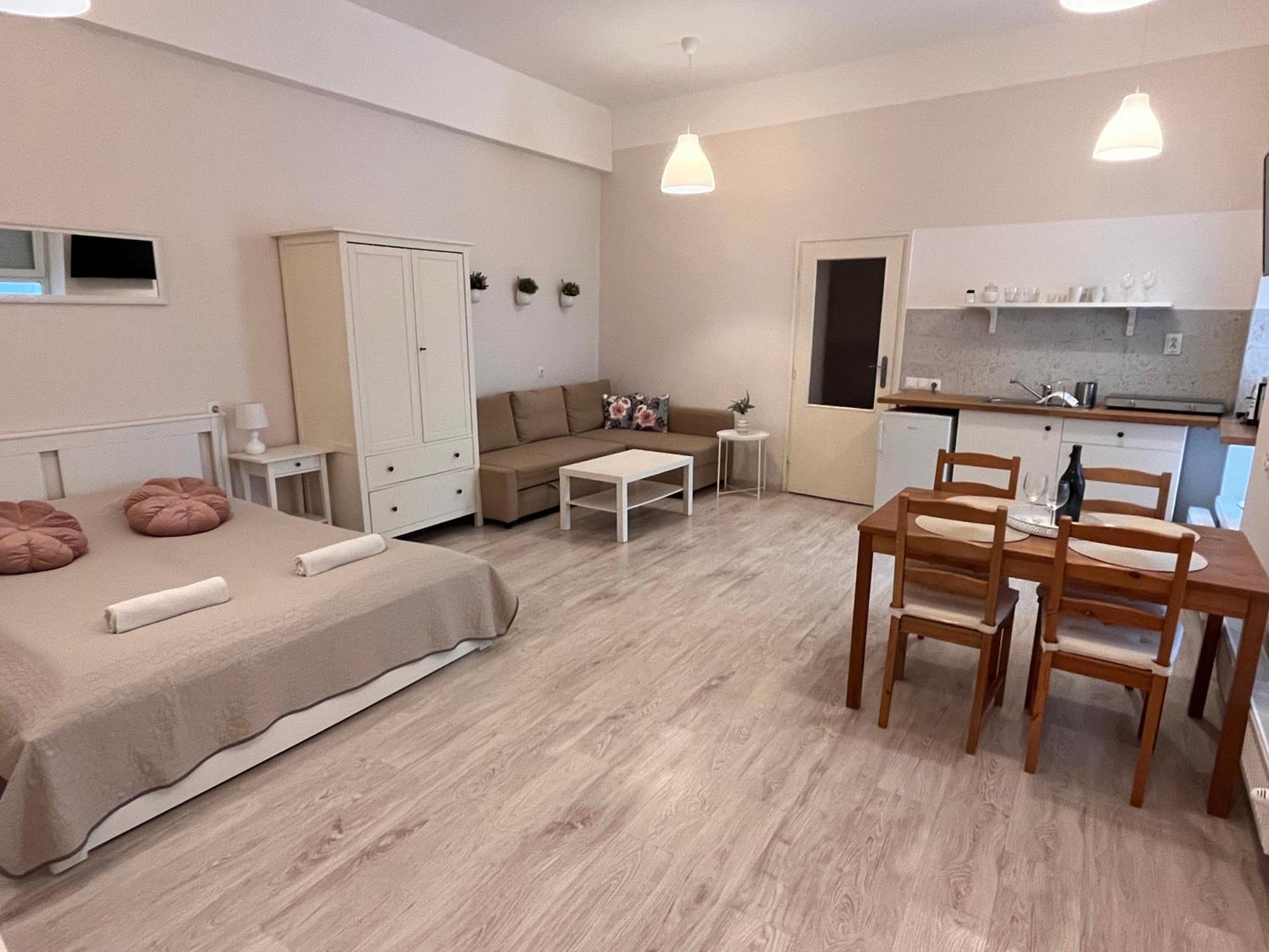 Pacsirta Apartmanház Eger Exteriér fotografie