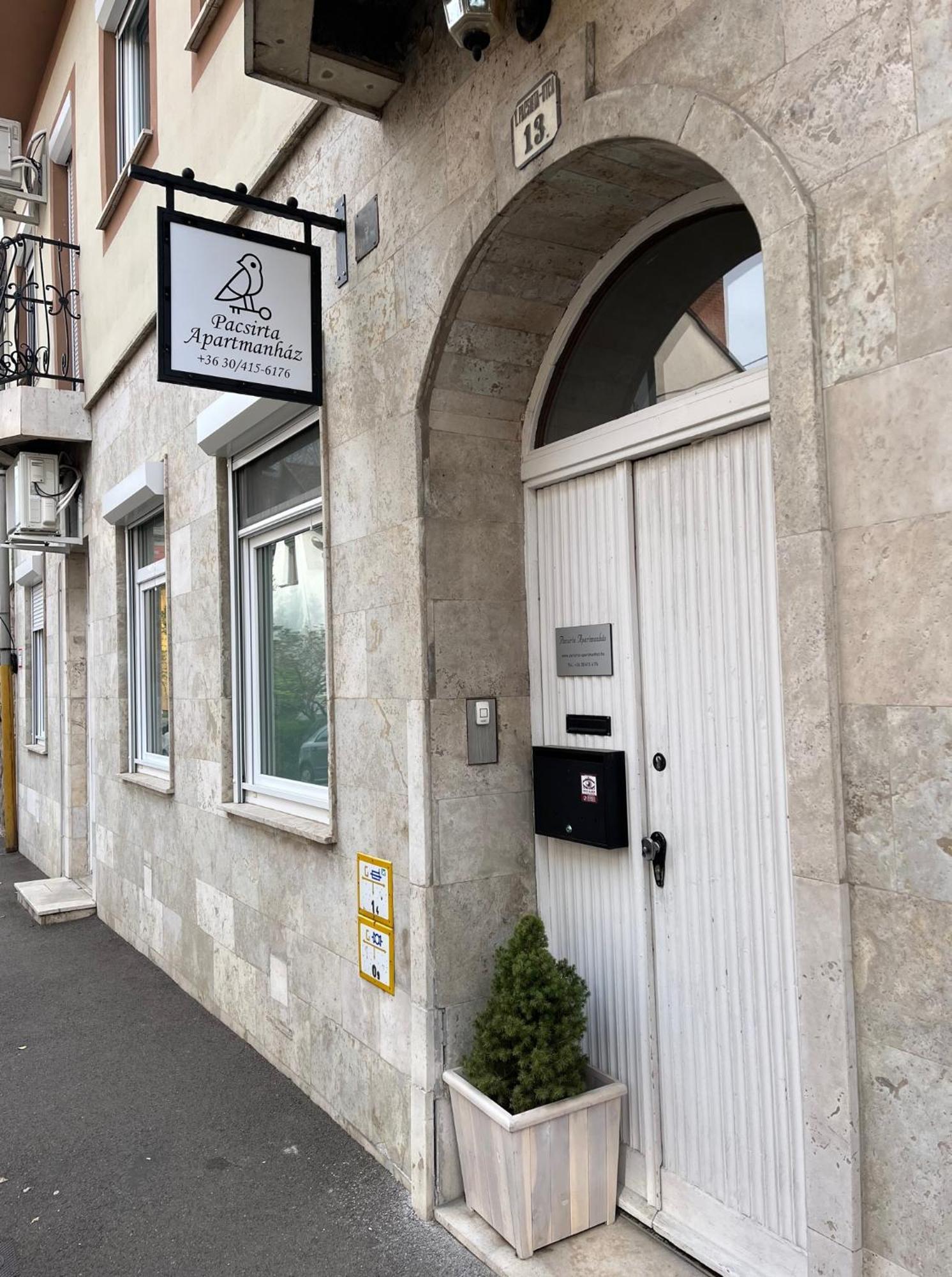 Pacsirta Apartmanház Eger Exteriér fotografie
