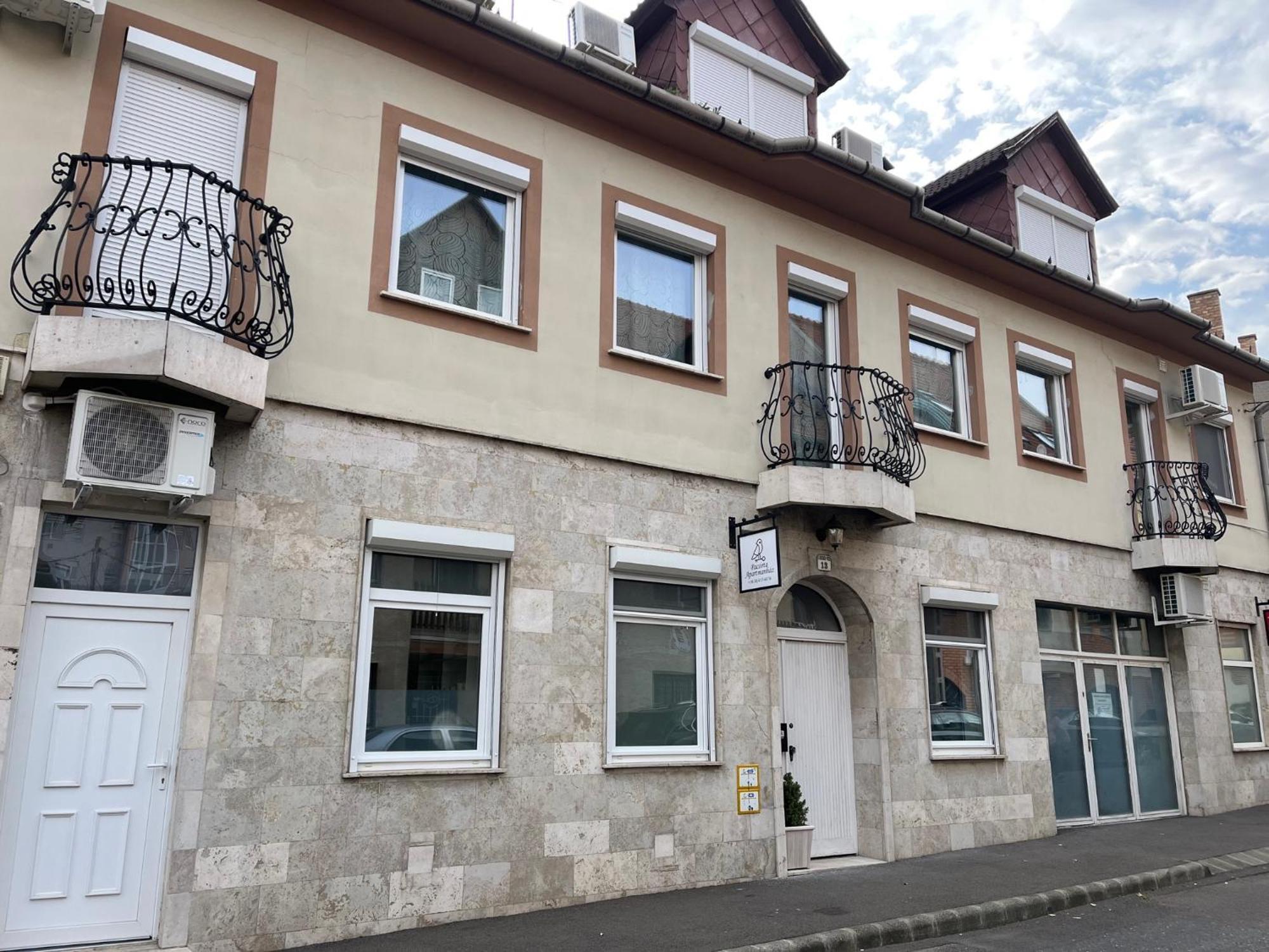 Pacsirta Apartmanház Eger Exteriér fotografie
